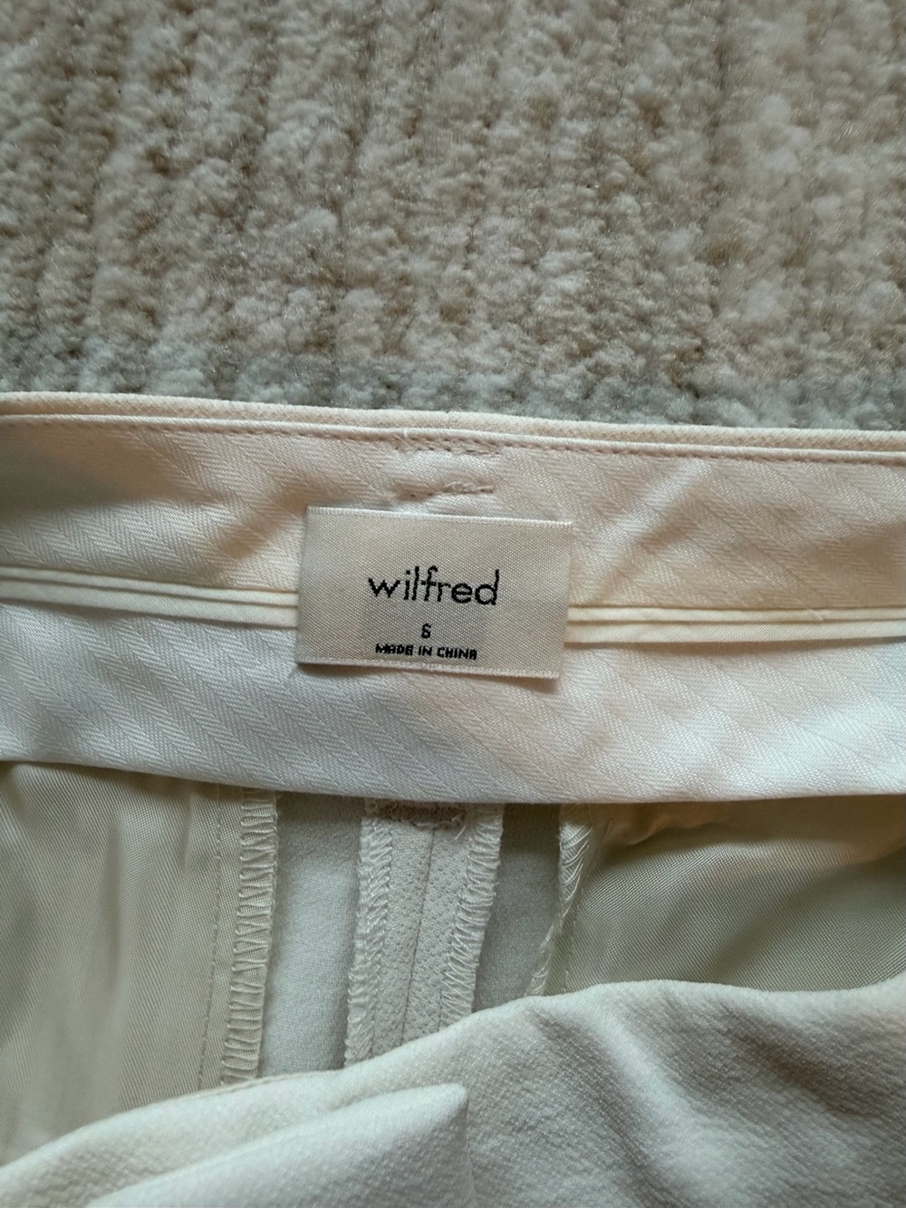 Aritzia Effortless Long Shorts in Light Birch - Picture 5 of 5